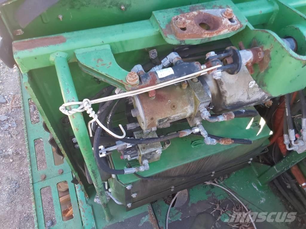 John Deere 903M Ağaç kesici istifleyiciler