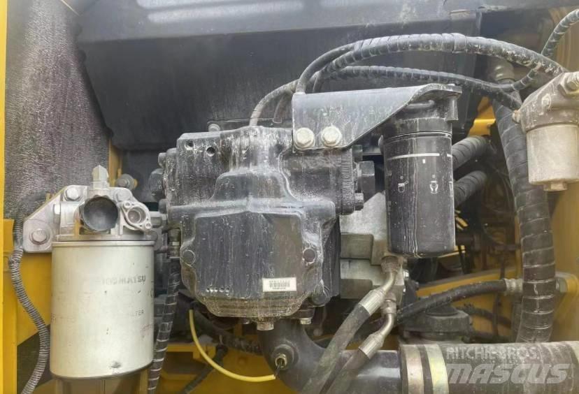 Komatsu 220-8K Paletli ekskavatörler