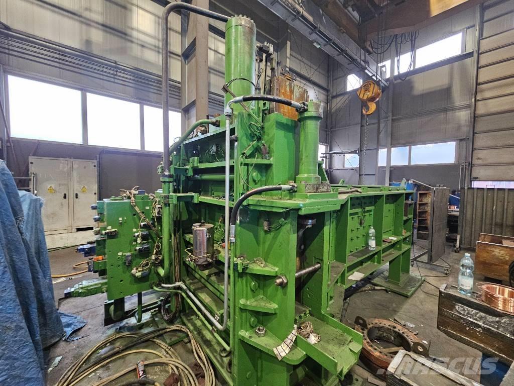  Henschel 30 x 30 Endüstriyel balya makineleri