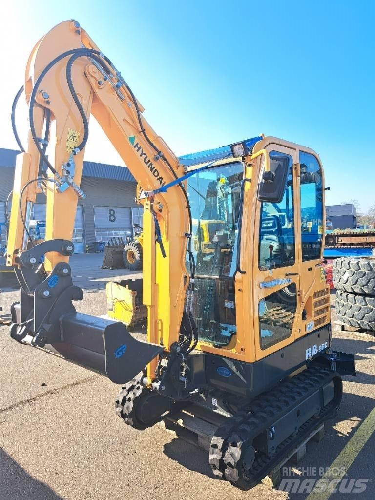 Hyundai R18-9AK Mini ekskavatörler, 7 tona dek