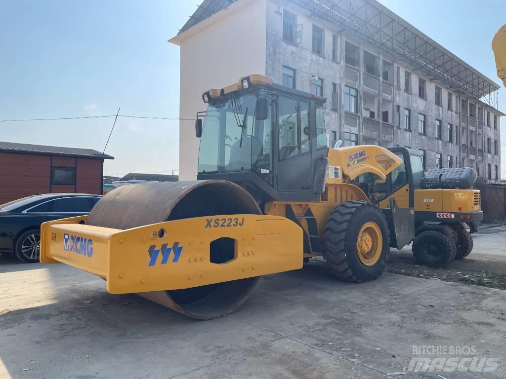 XCMG XS 223 J Tek tamburlu silindirler