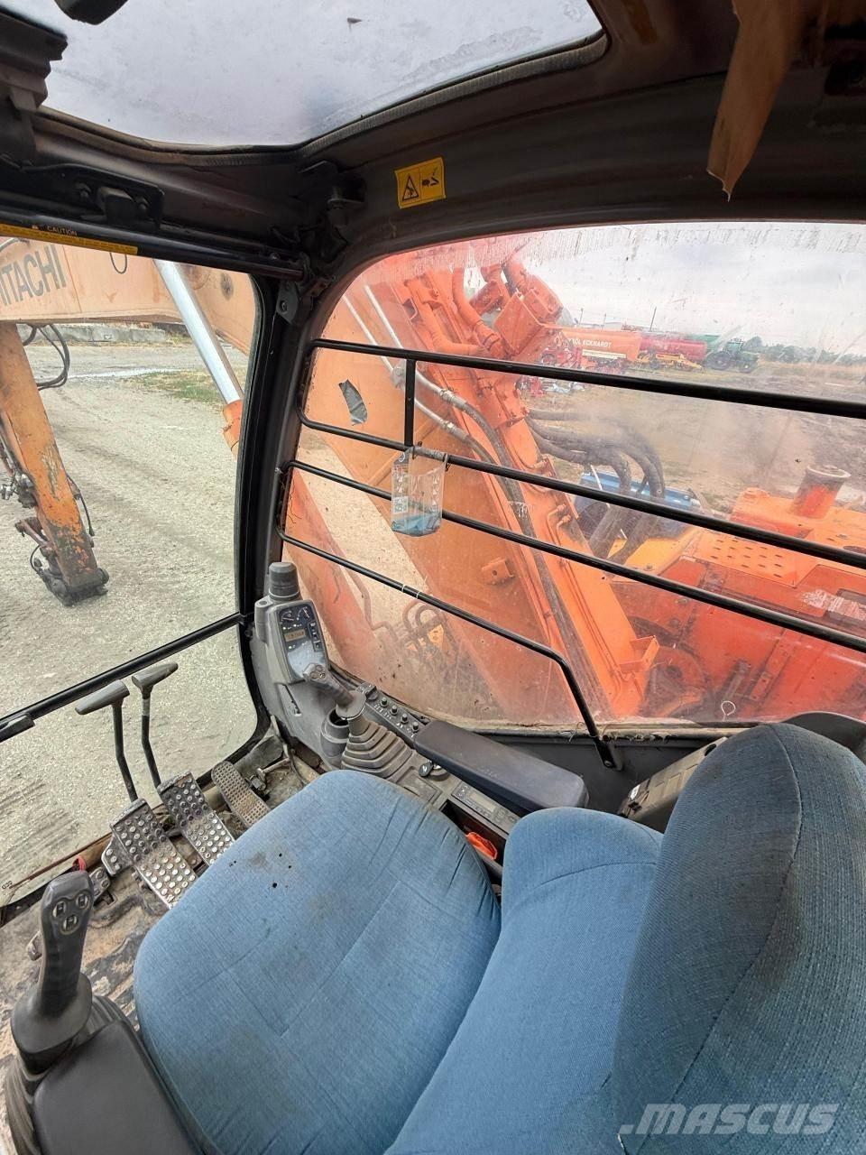 Hitachi ZX135US Paletli ekskavatörler