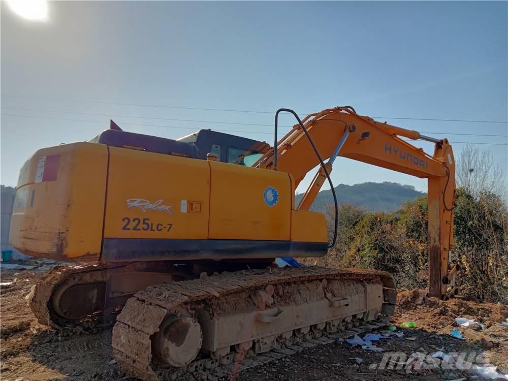 Hyundai R225LC-7 Paletli ekskavatörler