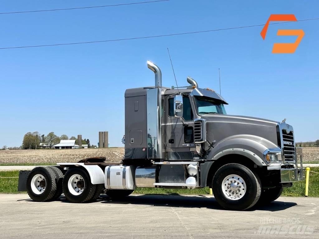 Mack Titan TD 713 Çekiciler