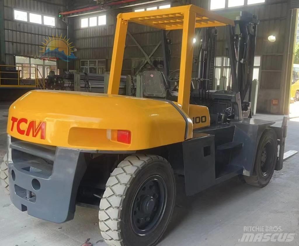TCM 100 Reach truck - depo içi istif araçları