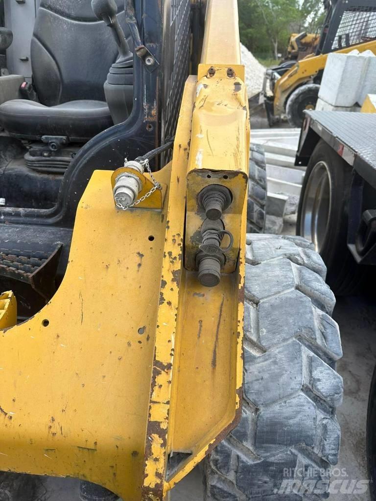 CAT 262 D Skid steer loderler