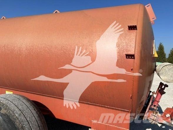 Calumet V3750 Gübre dagitma tankerleri