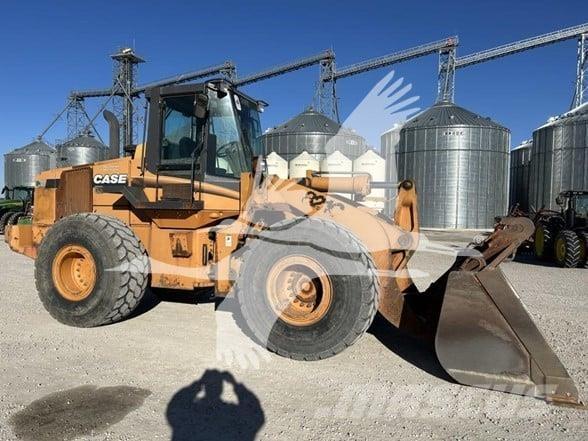 CASE 821C Tekerlekli yükleyiciler
