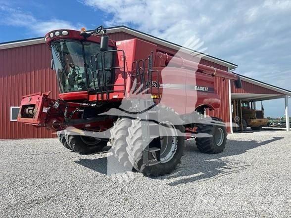 Case IH 8120 Biçerdöverler