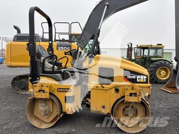 CAT CB24B Tek tamburlu silindirler
