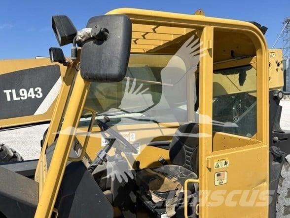 CAT TL943 Teleskopik yükleyiciler