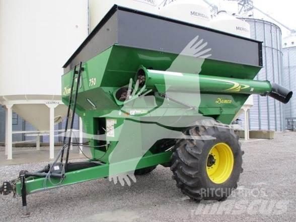 Demco 750 Hububat/Silaj Römorkları