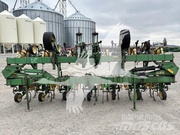 John Deere 845 Erken hasat kültivatörleri