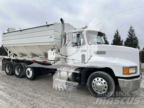 Mack CH613 Diger