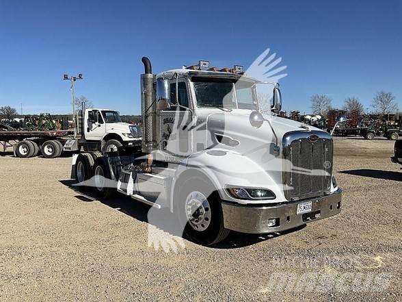 Peterbilt 384 Çekiciler
