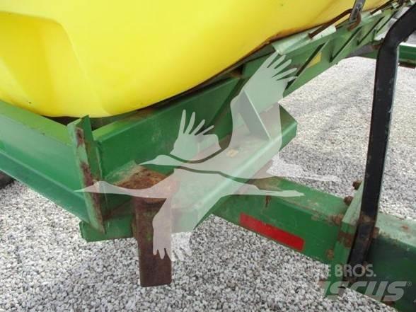 YETTER 1600 Mineral gübre dagiticilar