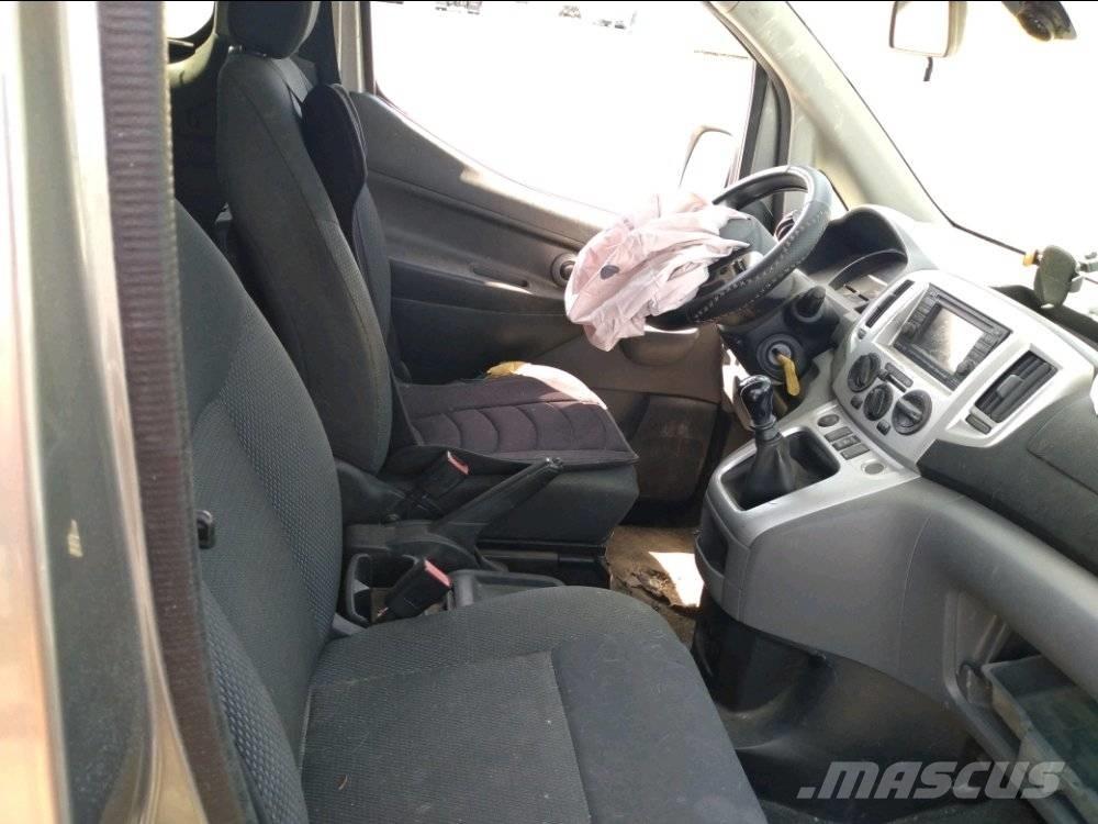 Nissan NV 200 Panel vanlar
