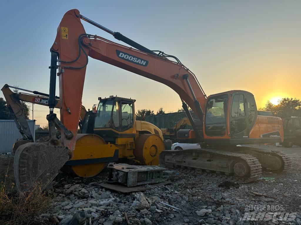 Doosan DX220LC-9 Paletli ekskavatörler