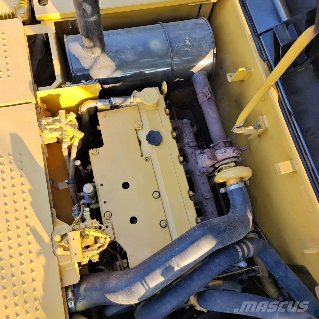 CAT 320 D2 Paletli ekskavatörler
