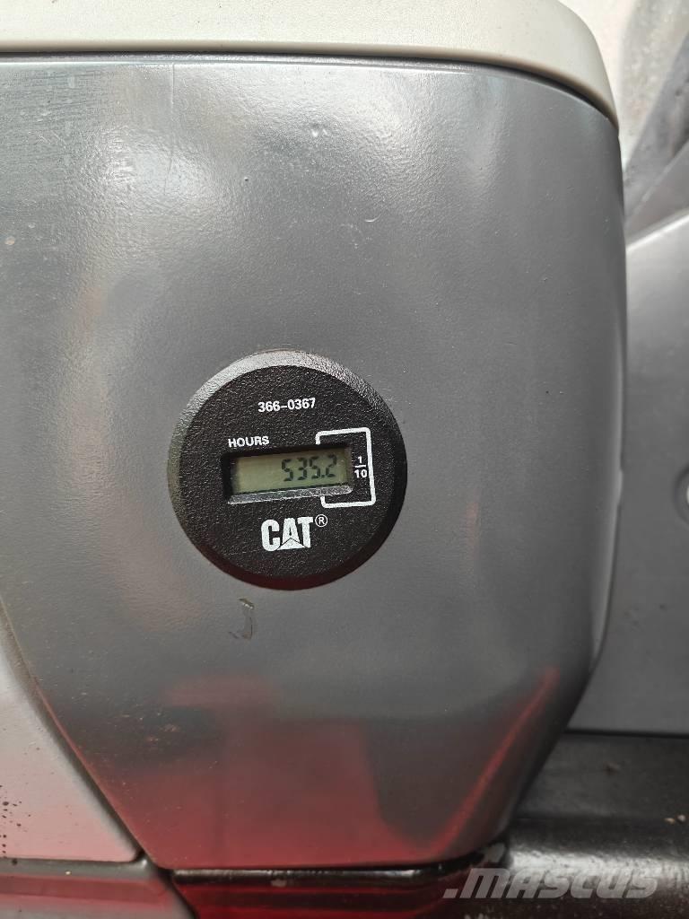 CAT 329 D2 L Paletli ekskavatörler