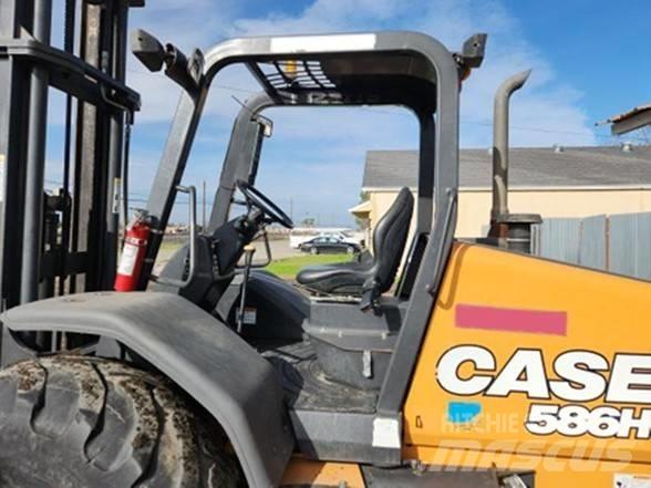 CASE 586H Arazi tipi forklift