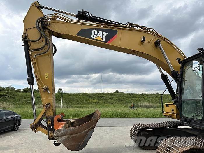CAT 320FL Paletli ekskavatörler