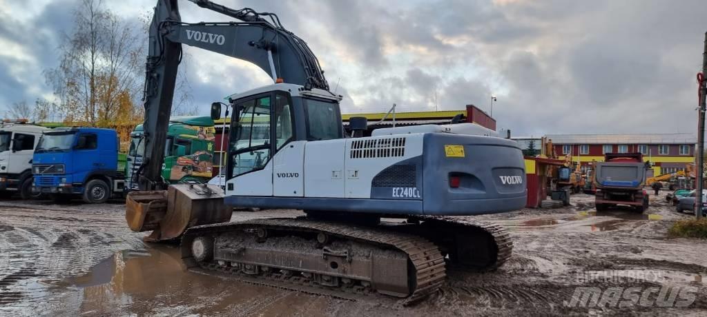 Volvo EC 240 C L Paletli ekskavatörler