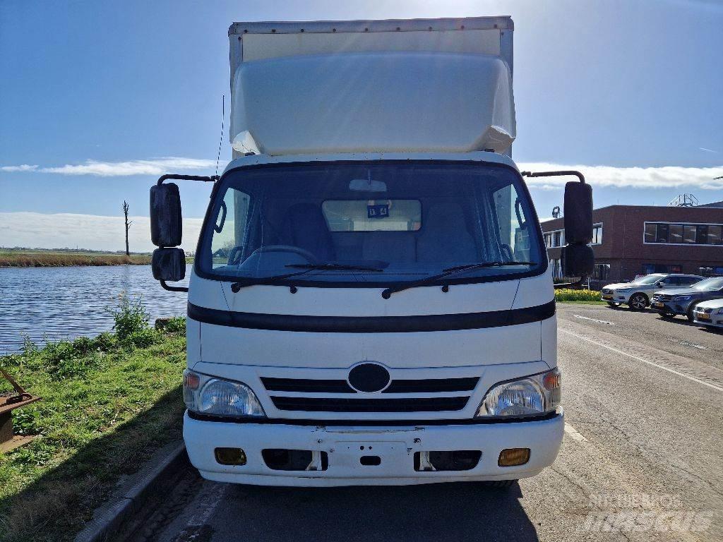 Hino 3815 Kapali kasa kamyonlar