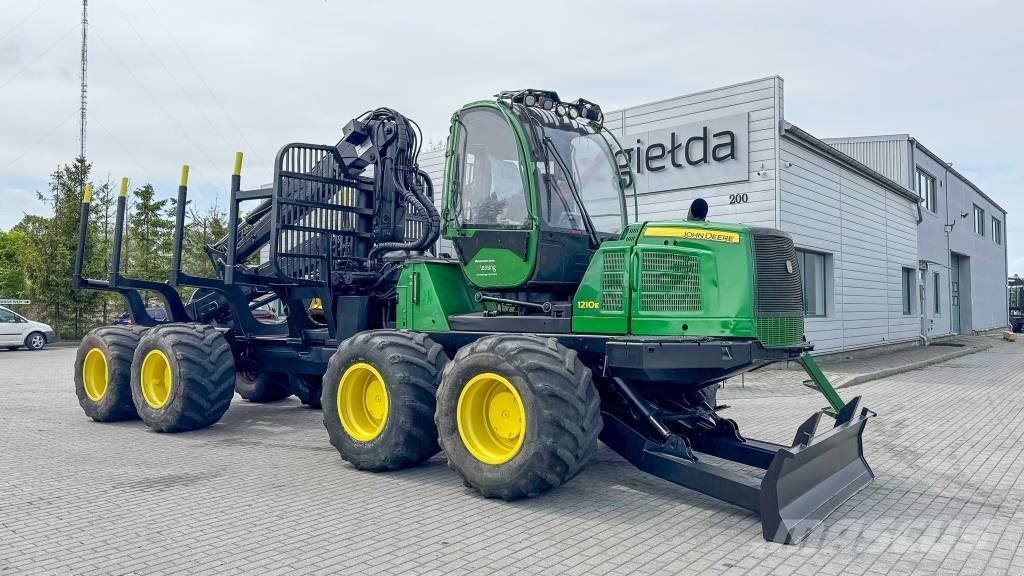 John Deere 1210E Tomruk yükleyici traktörler