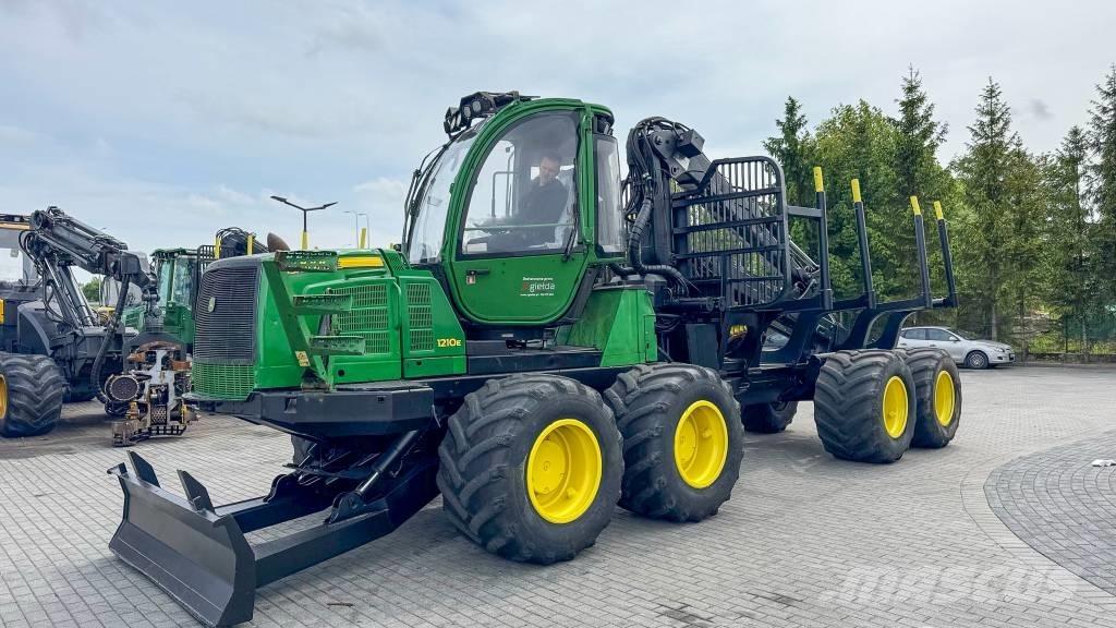 John Deere 1210E Tomruk yükleyici traktörler