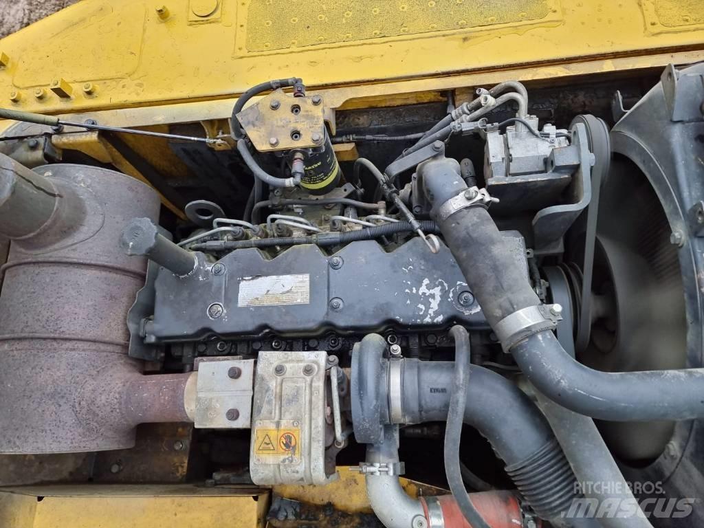 Komatsu PC 210-8 Paletli ekskavatörler