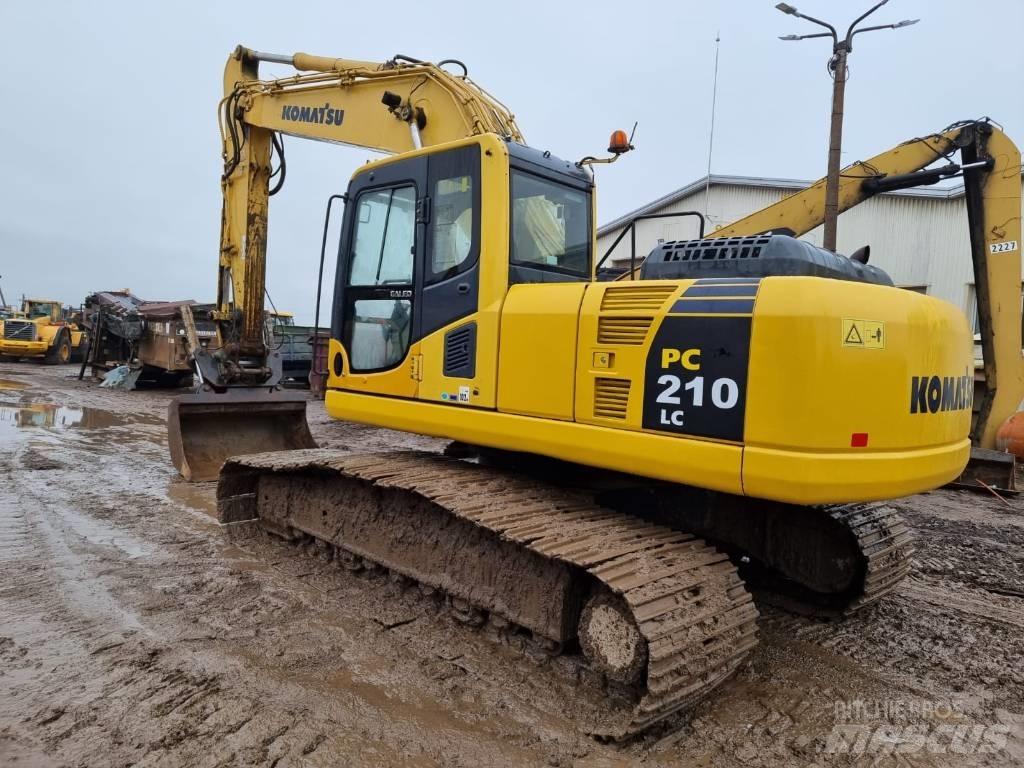 Komatsu PC 210-8 Paletli ekskavatörler
