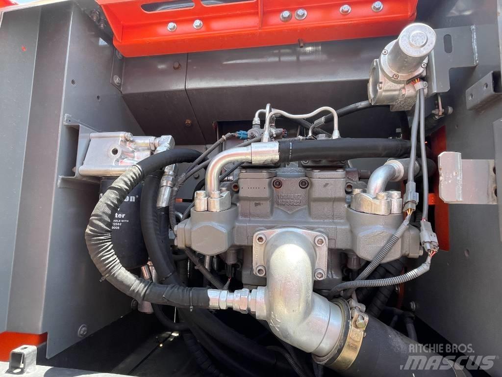 Hitachi ZX 200 Paletli ekskavatörler