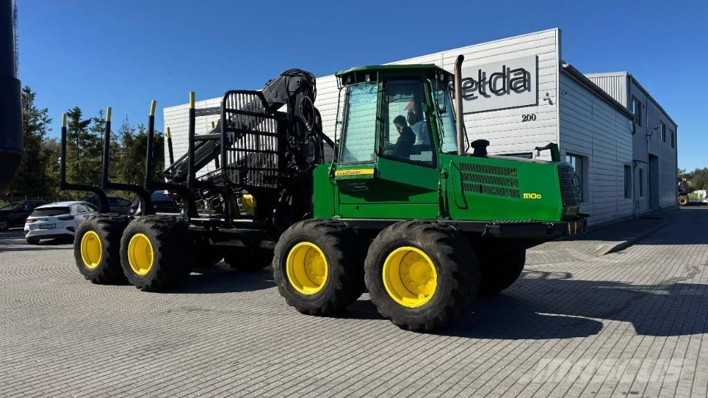 John Deere 1110 D Tomruk yükleyici traktörler