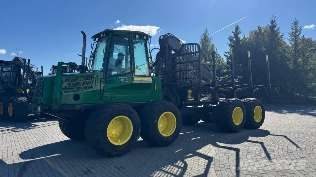 John Deere 1110 D Tomruk yükleyici traktörler