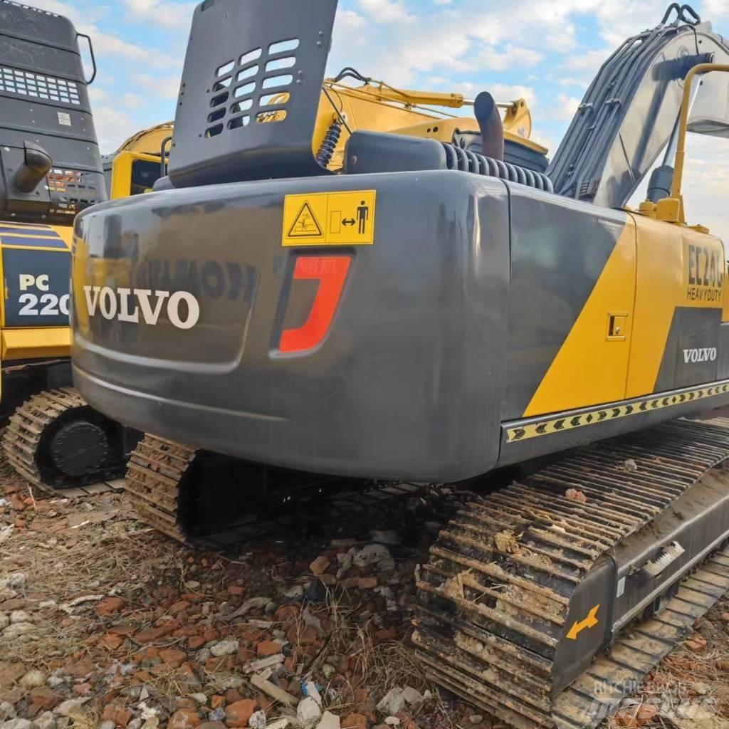 Volvo EC 240 Paletli ekskavatörler