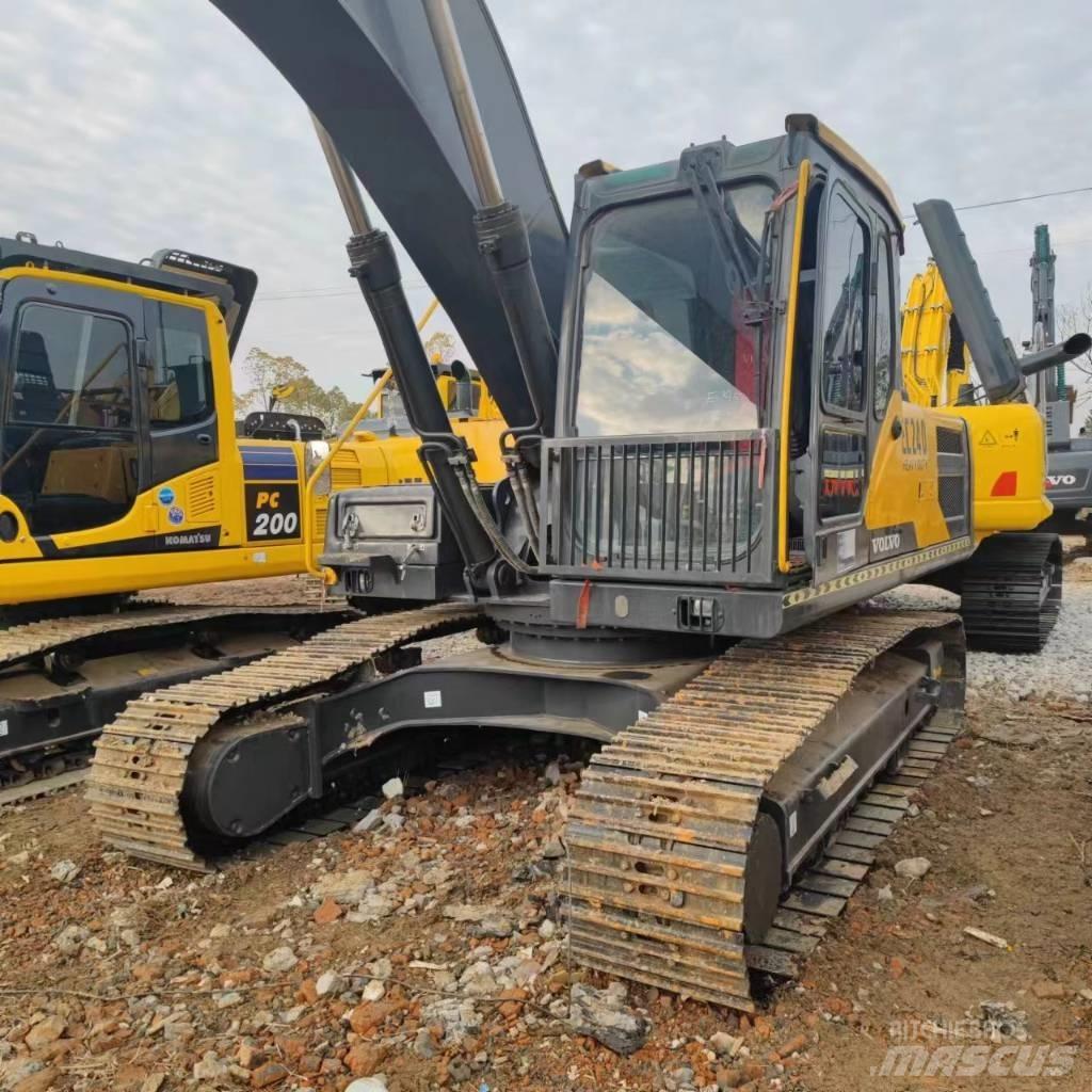 Volvo EC 240 Paletli ekskavatörler