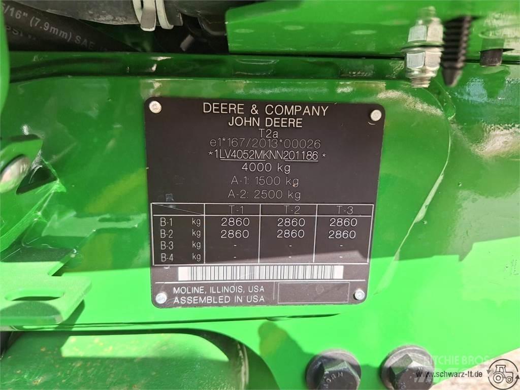 John Deere 4052M Traktörler