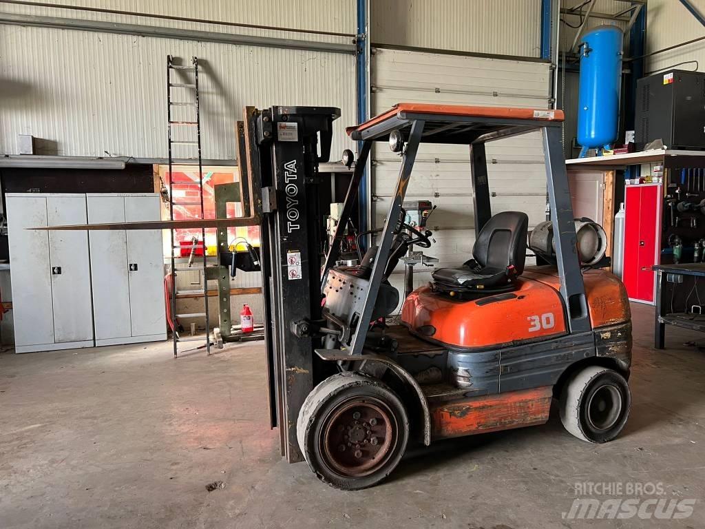 Toyota 02-6 FG F 30 LPG'li forkliftler