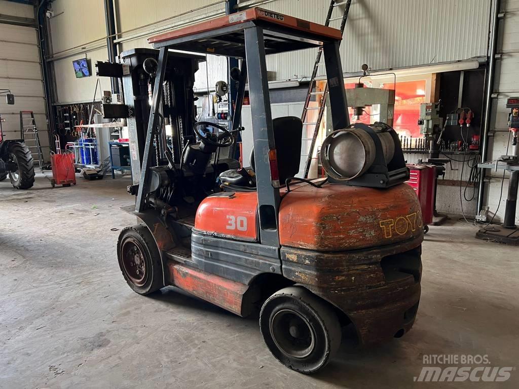 Toyota 02-6 FG F 30 LPG'li forkliftler