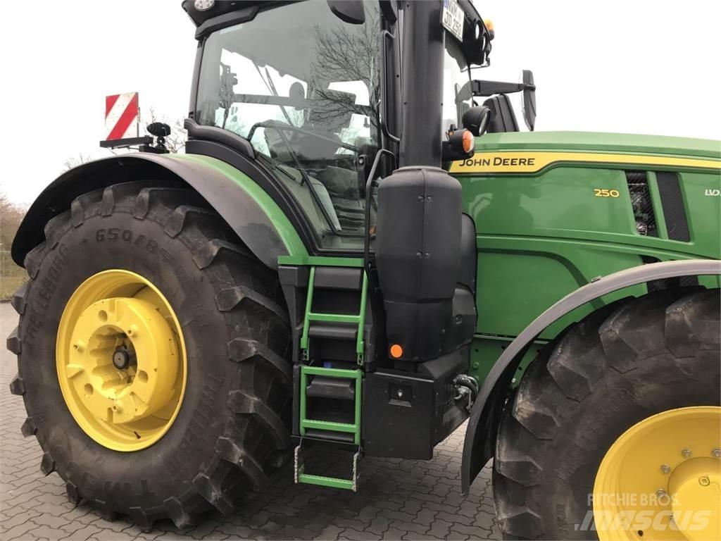 John Deere 6R 250 Traktörler