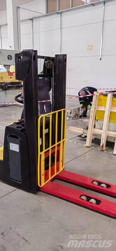 Hyster S 1.2 Yaya kumandali istif makinasi