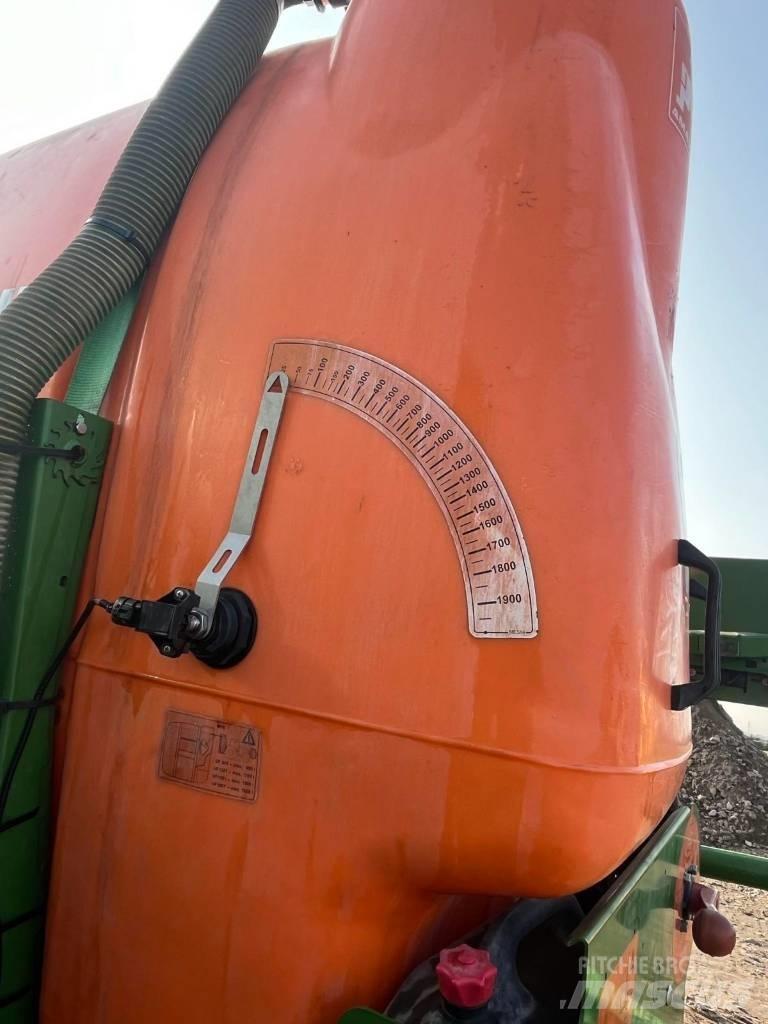 Amazone UF 1801 Çekilir pülverizatörler