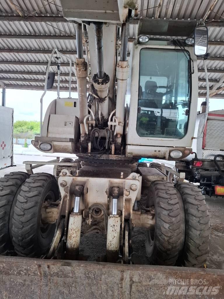 JCB JCB JS 175W Lastik tekerli ekskavatörler