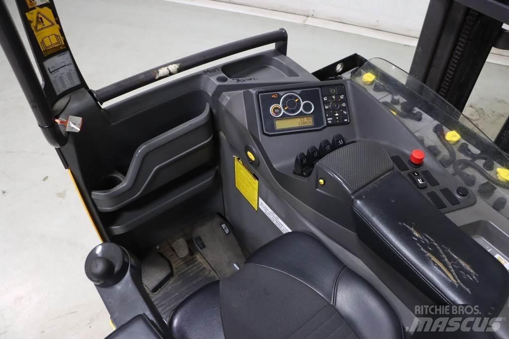 Atlet UMS200D Reach truck - depo içi istif araçları