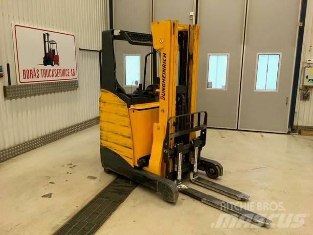 Jungheinrich ETV 110 Reach truck - depo içi istif araçları