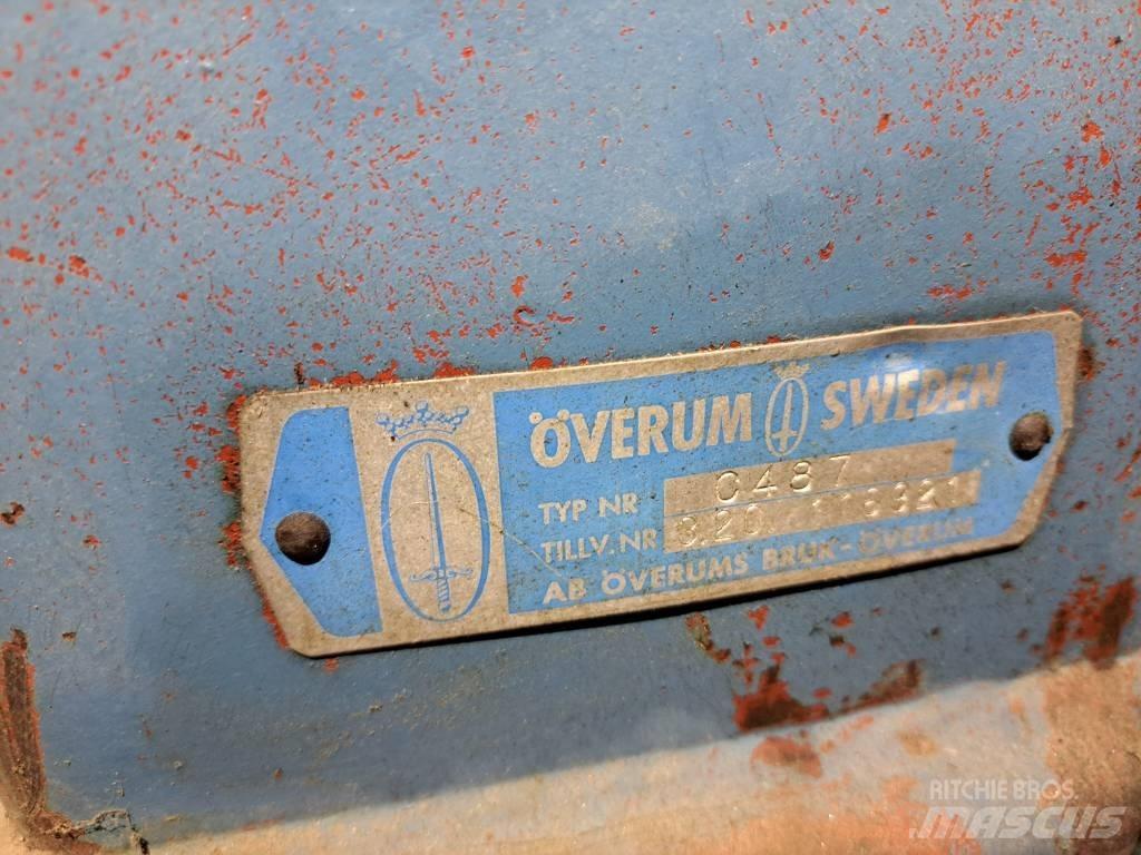Överum C 487 Pulluklar