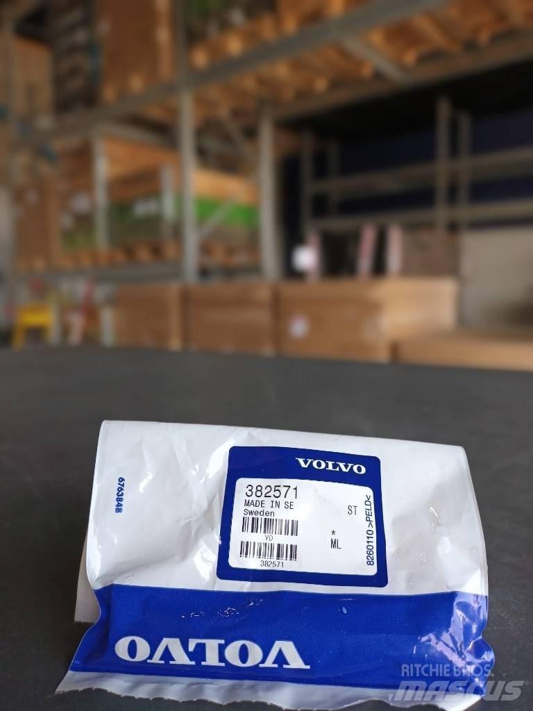 Volvo PIN 382571 Motorlar