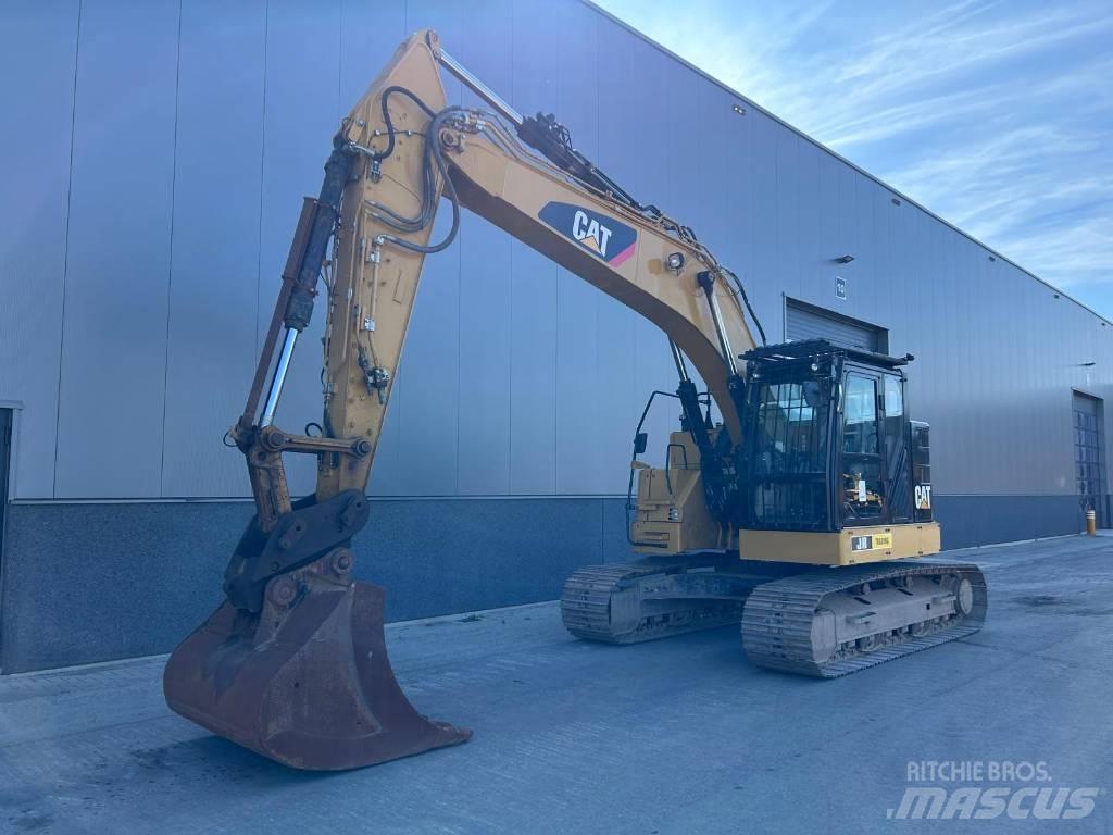 CAT 325 FL CR Paletli ekskavatörler