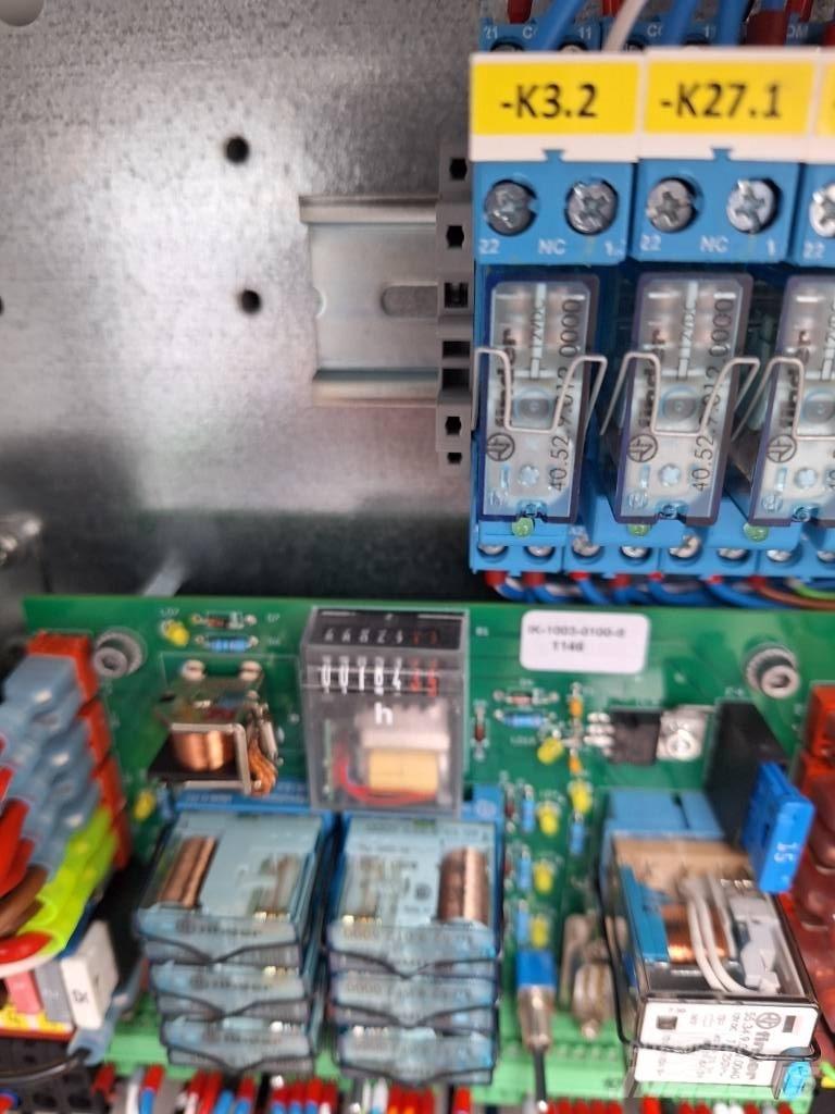 Böcker AHK 30 KS Diger vinçler